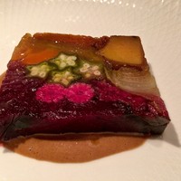 リストランテ ラ・バリック トウキョウ - 前菜は「野菜のテリーヌ」。アメリケーヌソースでいただきます