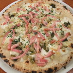 PIZZERIA IMOLA - 秩父産のお漬物を使用した　シャクシナピザ　