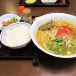 かんちゃん - 2016年9月　ラーメン定食大盛り（800円）
