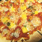 バンズグリル - 4種のチーズピザ