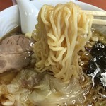 草むら - ワンタンメン 麺リフト