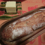 ククセモワ - たっぷりバターのパン