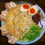 Kurotonkotsuhakuhou - 白味、もやし、味玉、チャーシュー増量