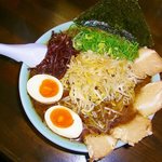 Kurotonkotsuhakuhou - 黒味、もやし、味玉、チャーシュー増量