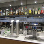 Lufthansa Senator Lounge - バーも充実しています