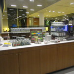 Lufthansa Senator Lounge - フードカウンター１。ね、きっちりしてるでしょ。