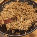 漁火 - イカ登板焼きの〆にガーリックライス❗️