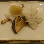 Sushidokoro Iki - 鱧と松茸　ゆず塩は梅肉　金時芋