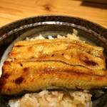 和食と炭火焼 三代目 うな衛門 - 鰻の蒲焼丼　ハーフ