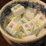 メアリルボーン - テーブルに置いてあるお砂糖もかわいいなぁ。