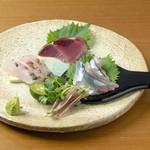 島野菜と日本酒 びがすり - 鰹、秋刀魚、イラブチャー