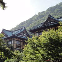 富士屋ホテル - 森の中から覗く富士屋ホテル