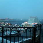 ホテル ラ・スイート神戸ハーバーランド - 2012.09.17
                                PM18:02最上階
                                ル・ロワ・スィート