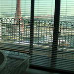 ホテル ラ・スイート神戸ハーバーランド - 2012.10.15
      正午：最上階
      ラ・レーヌ・スィート