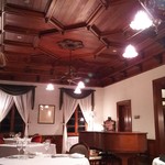 ヴィラ・デル・ソル - (2016/9)南葵文庫２階のレストランでディナーが始まります。