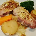 部位ごとに調理法を変える豚肉専門店 グロワグロワ - 周りの根菜類もいちいち美味い！！