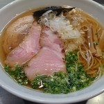 らぁめん 喜乃壺 - 煮干し醤油細麺
      チャーシュー1増