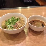 カーザ ルカ - ラー博は俺の社員食堂。  カルボナーラ風つけ麺、大盛り！  ラー博館内レギュラーメニューの中で1・2を争うガッツリ系。大盛り無料とは嬉しいジャナイノ！