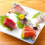 Assorted sashimi (5 pieces, for one person)