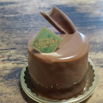 パティスリー・スリール - プレジールはチョコレートムースのケーキでしょうか。