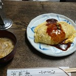 来福亭 - オムライス750円と味噌汁200円