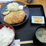 秋谷 - 日替わりのワンコイン定食(ささみカツ)