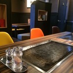 ＷＩＮＥ×鉄板料理 ば～る - 店内【内観】