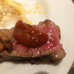 ＷＩＮＥ×鉄板料理 ば～る - チリの辛いソースを掛けてみた【料理】