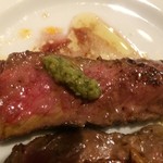 ＷＩＮＥ×鉄板料理 ば～る - オリーブオイルのソースを掛けてみた【料理】