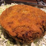 ＷＩＮＥ×鉄板料理 ば～る - 巨大すぎるメンチカツ【料理】