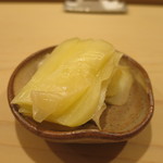 鮨 あらい - ガリ（ここから握り）