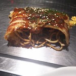 てっぱん食堂 - ロール焼きそば 三等分したもの