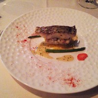 トップ オブ ヨコハマ 鉄板焼＆ダイニング - 鯛のヴァプール香草風味のバターソース