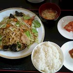 悦悦飯店 - 皿うどんセット580円