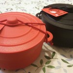 Amaria - ル・クルーゼの鍋っぽい器(プラスチック製です)