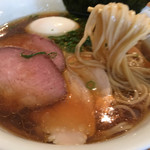 渦雷・醤油ラーメン全部のせ
          二種類のチャーシュー、味玉、メンマ、中細ストレート麺、淡麗旨みスープ