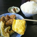 まんがで見るような、ごはんの盛り！これで”中”です。