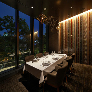 特別な日のお食事や接待に最適な個室