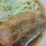 中華そば屋 伊藤 - 厚めのチャーシューです