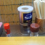 中華そば屋 伊藤 - テーブル上もいたってシンプル