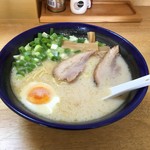 ラーメン 大和 - トンコツラーメン800円