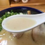 ラーメン 大和 - トンコツのスープ