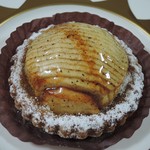 アシッドラシーヌ - フイユドポム　290円さくっとしたパイ生地にりんごのせ