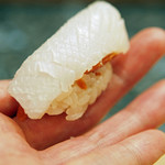 初音鮨 - いかのばちこの握り（３点前菜のひとつ）