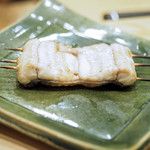 初音鮨 - 琵琶湖、２ｋｇの天然鰻の串焼き（蒸らしなし）