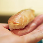 豊後水道の大分と愛媛の間の八幡浜であがった４ｋｇの白甘鯛の握り