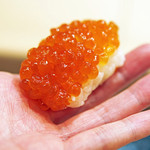 標津（しべつ）のいくらの握り