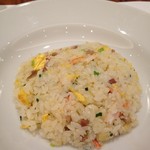 レストラン リリウム - 蟹肉炒飯（カニ入りチャーハン）
      