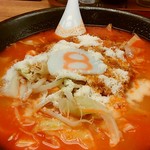 ８番らーめん - 野菜トマトラーメンにチーズをかけました。