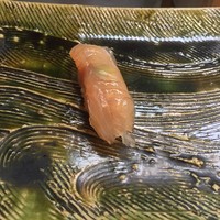 鮨 一新 - ②ハタ昆布〆(煮切り)